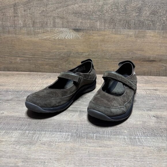 Privo by Clarks Brown Suede Mary Jane Style Shoes Women's Size 9 - Picture 1 of 7